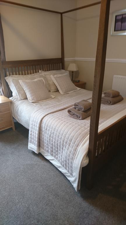 Cornerhouse Guest house 2*