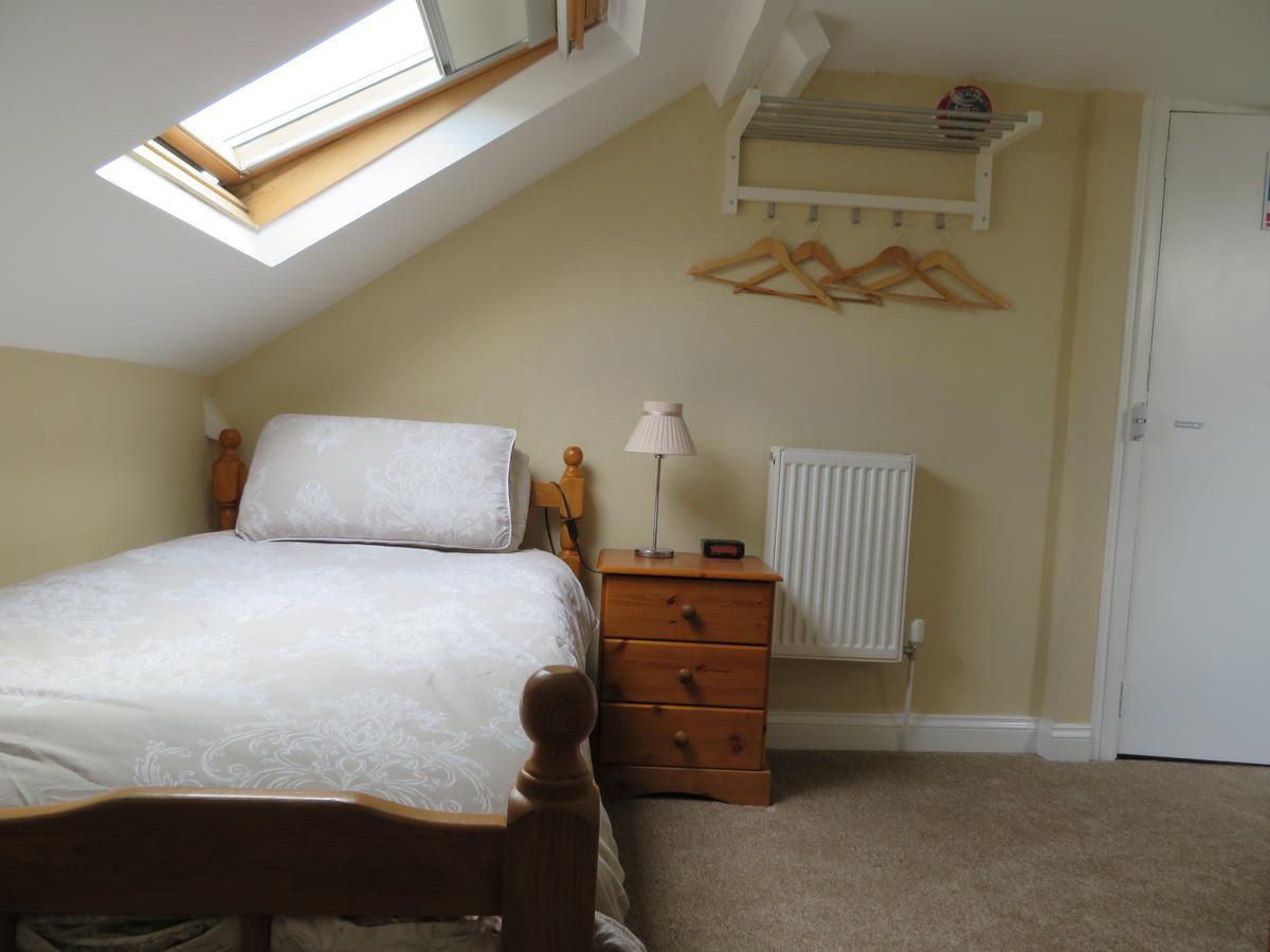 Cornerhouse Guest house 2*