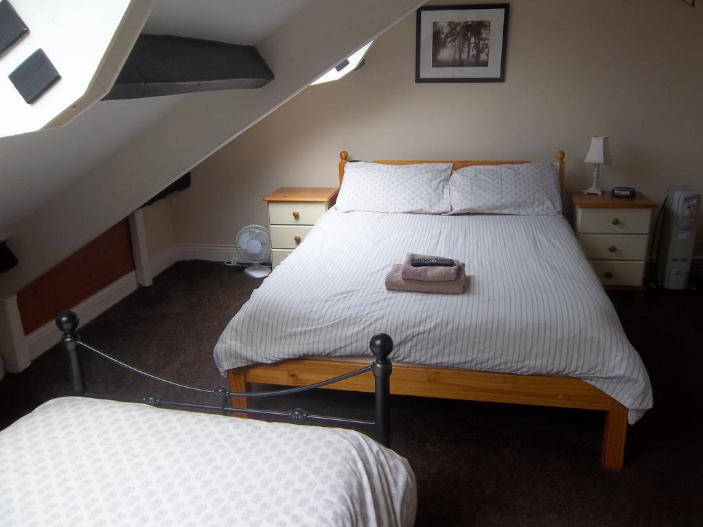 Cornerhouse Guest house 2*